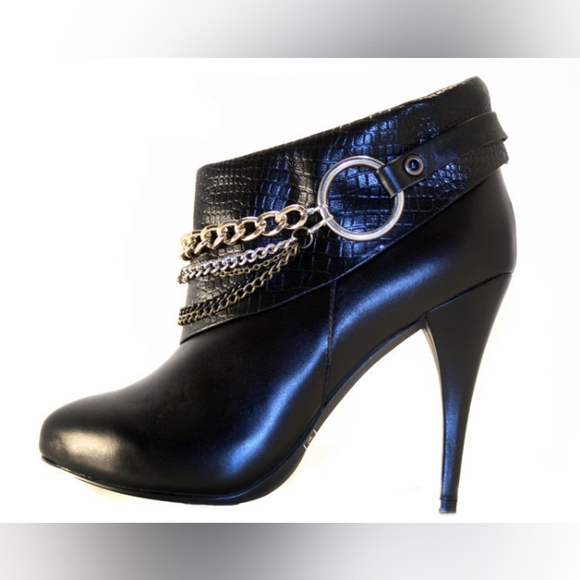 Black Leather Ankle Bootie NEW! - Picture 7 of 11